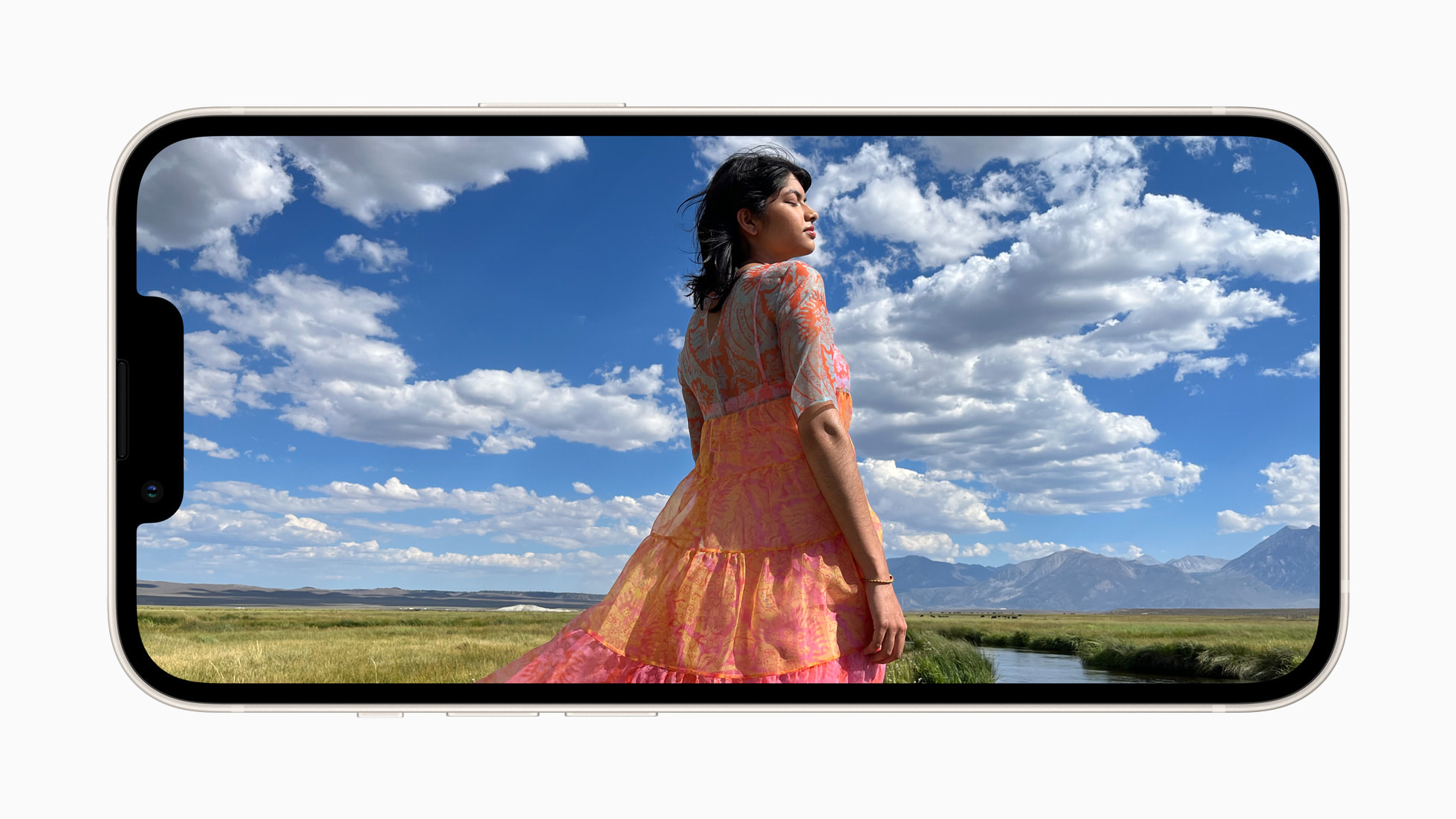 iPhone 13 view 4